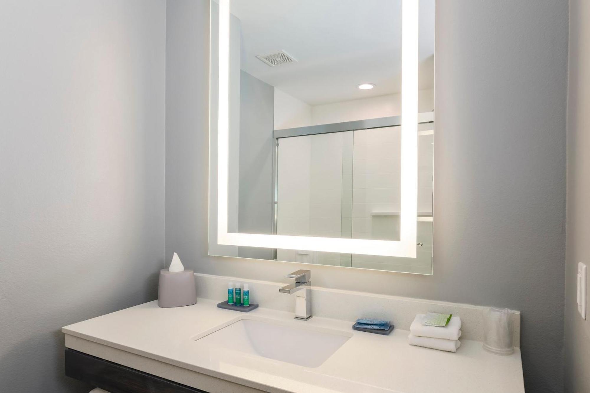 Holiday Inn Express & Suites Houston - Hobby Airport Area By Ihg Bagian luar foto